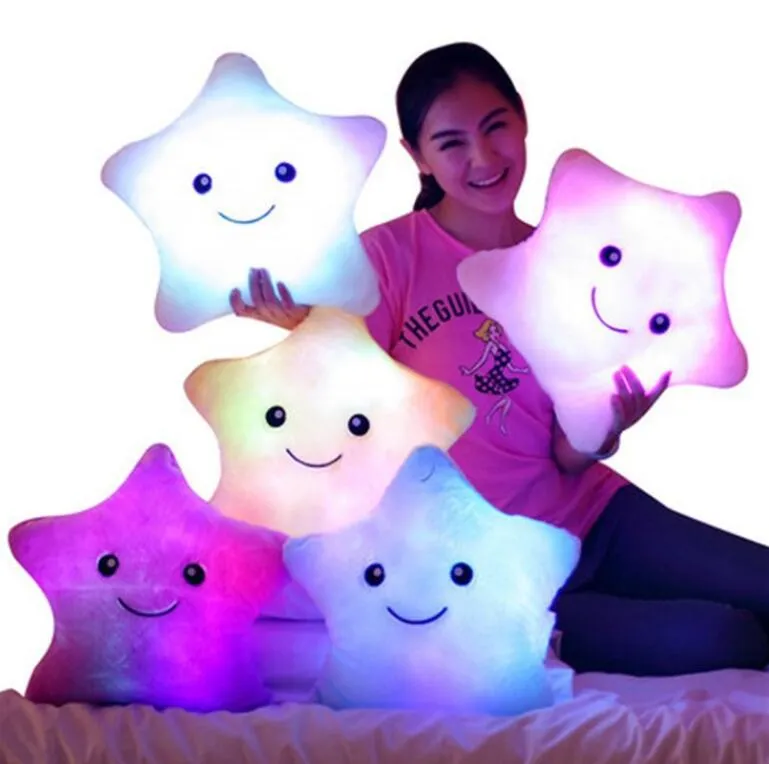 Färgglada Lysande Stjärnkudde Plush Doll Toy Inbyggd LED Lampa Sofa Dekoration Kuddar Alla hjärtans dag Present Barnleksaker