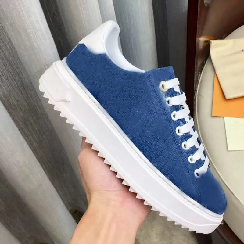 plattform män gym casual skor kvinnor resa läder spets-up sneaker 100% cowhide mode bokstäver tjock botten kvinna sko platt dam sneakers stor storlek 41-42-45 US5-US11