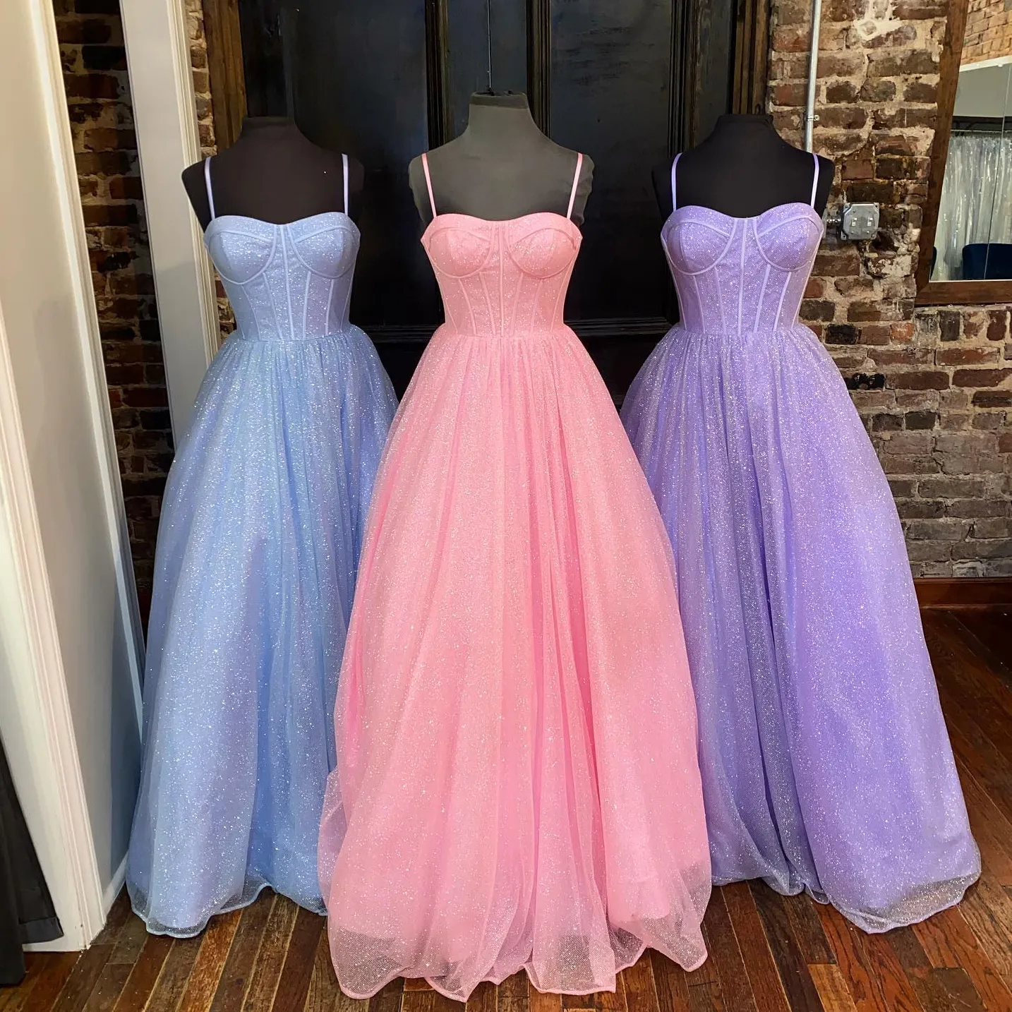 スパークルウエディングドレス2022 Lilac Blue Pink Sequins Spaghetti Robe de Soiree de MariageフォーマルイブニングウェールガウンボールガーQuinceanera Quince Sweet 15 Pageantボーン