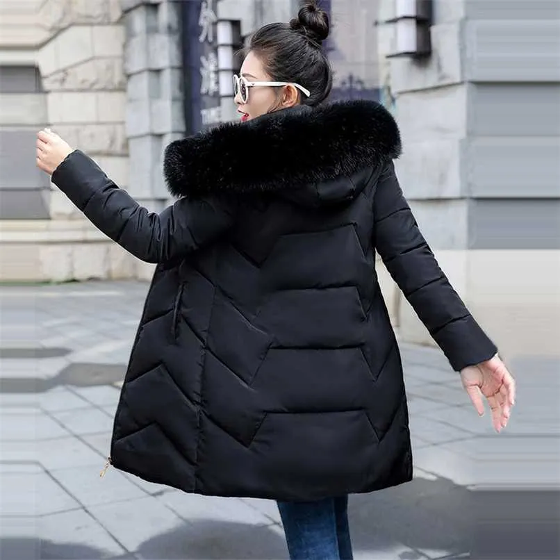 Fashion European Black Women's Winter Jacket Big Fur Hooded Thick Down Parkas Female Jacket Warm Winter Coat for Women 211109