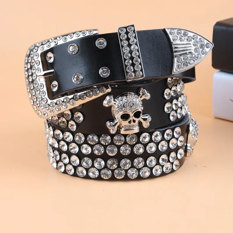 Brede gesp voor vrouwen vrouw Vintage Rhinestone Skull Belts Tweede laag koe koe huid topkwaliteit riem vrouw voor jeans