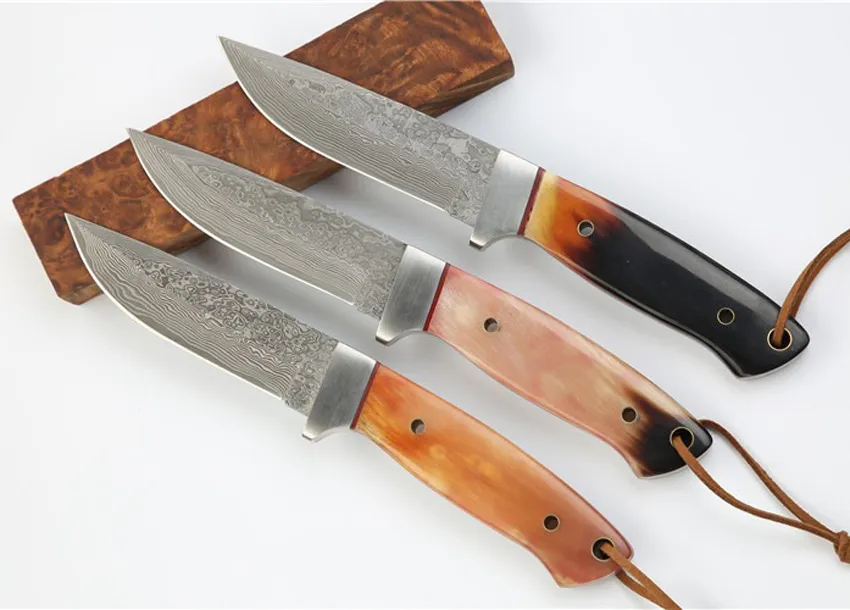 Ny Damascuss Överlevnad Straight Jaktkniv VG10 Damaskus Stål Drop Point Blade Cow Hornhandtag Fasta Blad Knivar Med Lädermantel