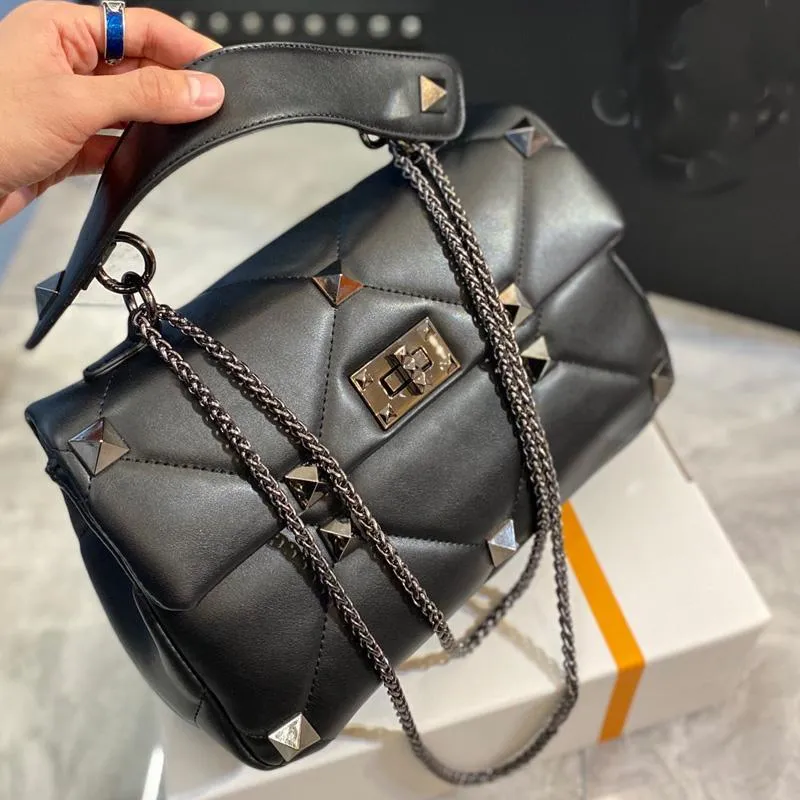 Fashion Bag Women Crossbody Bags Chain Shoulder Bag Rivet Clutch Bags Lady Leather Tote Bag Dinner Party Bags Wallet High Quality Free Ship