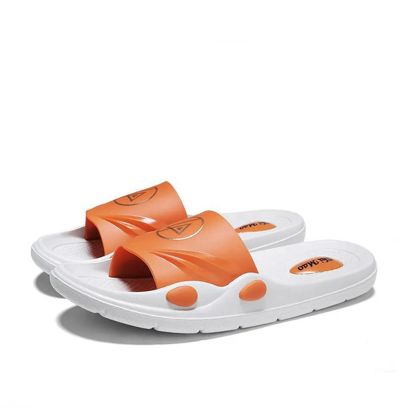 2021 Arrivée Pantoufles d'été Tongs une tongs mode sandales à fond souple tendance confortable chaussures de plage légères hommes