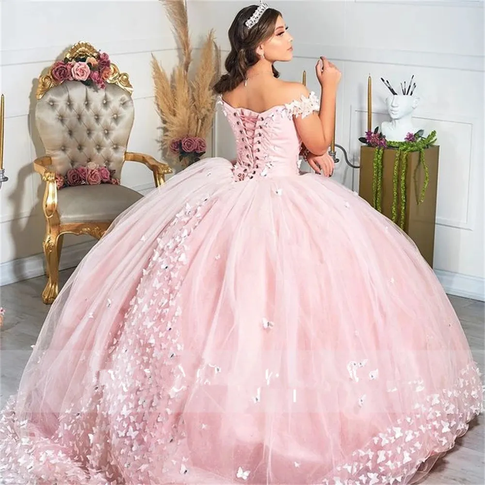 ライトピンクの蝶のQuinceanera Dresses Puffy Ball Gown Off Shoulder Lace Aptiques Sweet 15 16ドレス卒業プロムガウンvesti307k