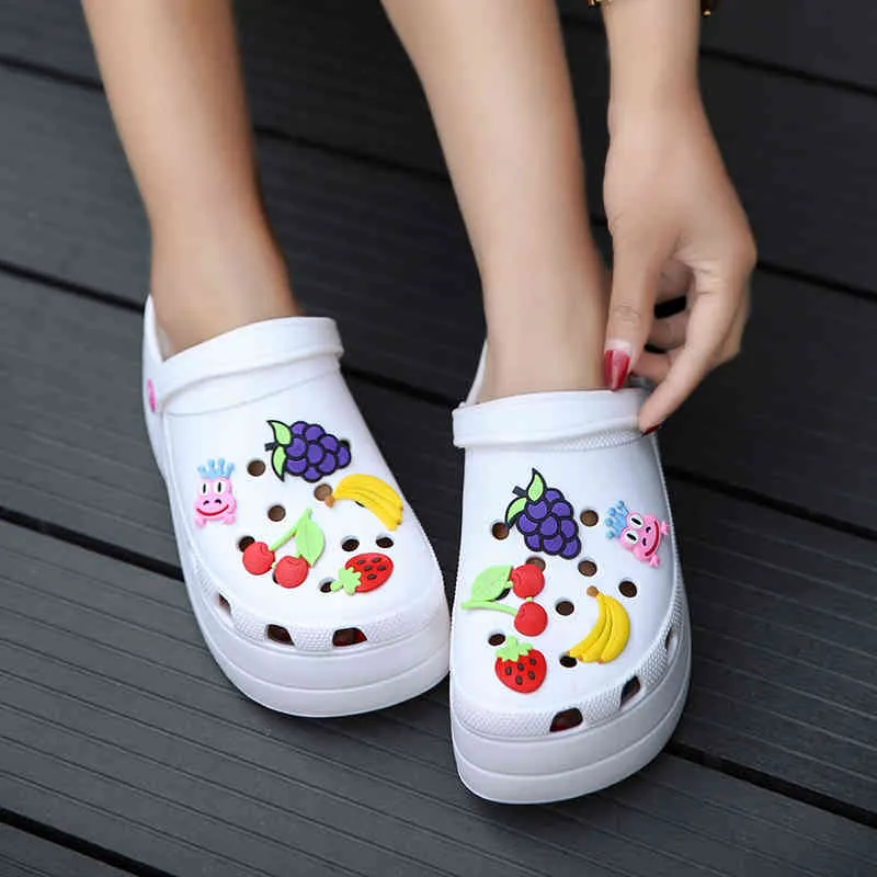 Summer Women Platform Garden Sandals Cartoon Fruit Slippers Slip On For Girl Beach Shoes Fashion Slides Outdoor Y0412