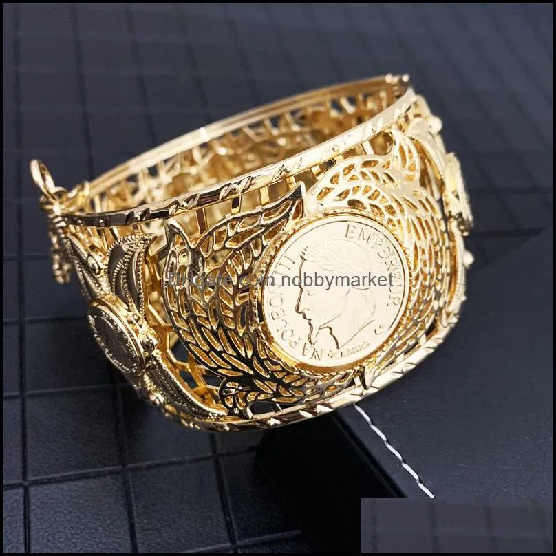 New Napoleon Figure Coin Bracelet Hollow Out Flower Design Side Open Wide Cuff Bracelets Arabic Luxury Bridal Gold Hand Bangles 210408