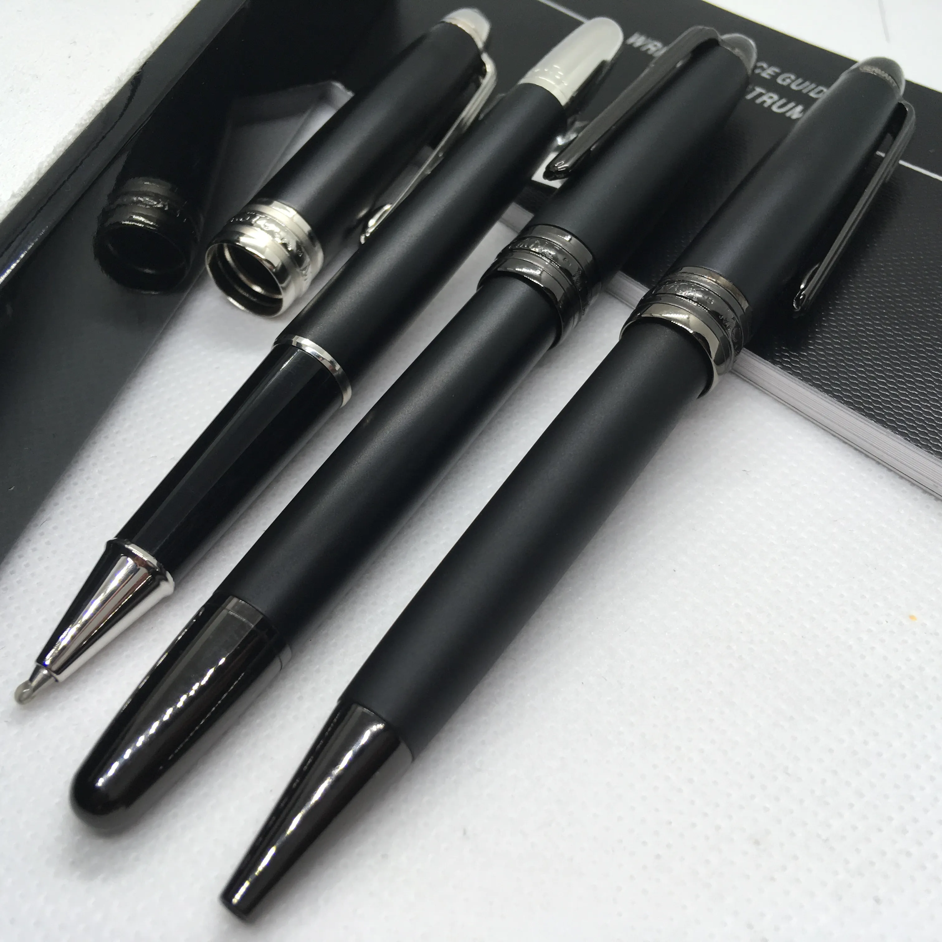 Skicka 1 presentläderväska matt svart rullboll pennpennor kulspet penna skolkontor med serie nummer296f