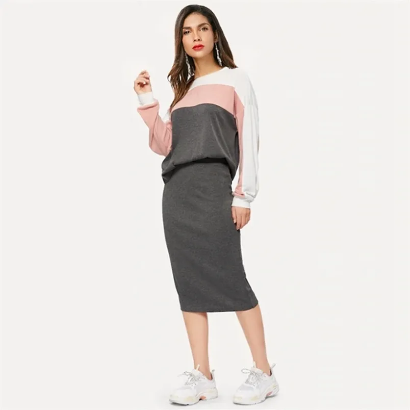 Sudadera de manga larga de dos piezas de verano para mujer, suéter de punto elástico de retazos gris, falda elástica alta, trajes deportivos informales 211109