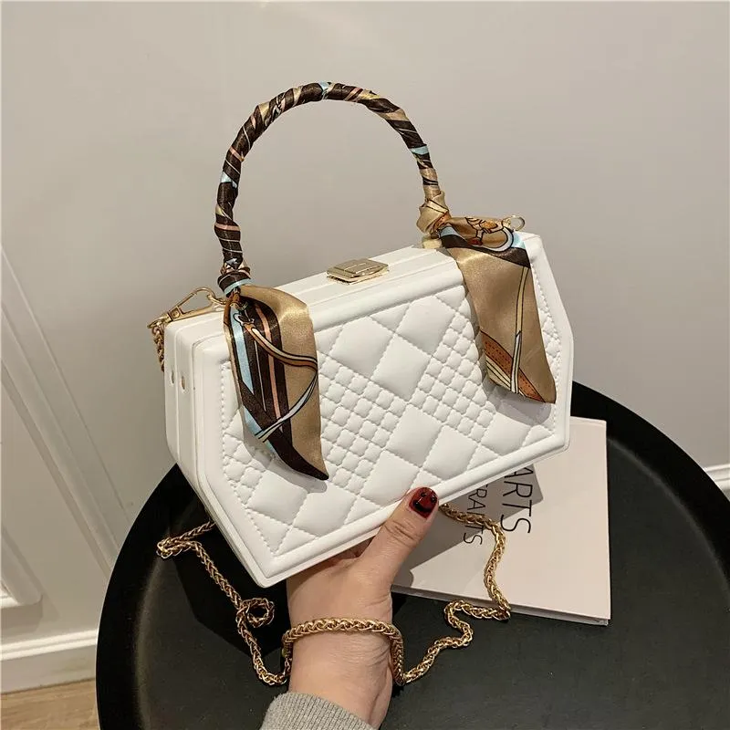 Kvällspåsar 2021 Kvinnor Silk Scarf Party Box Shaped Bag Chain Handväska och handväska Luxury Lady Clutches Crossbody
