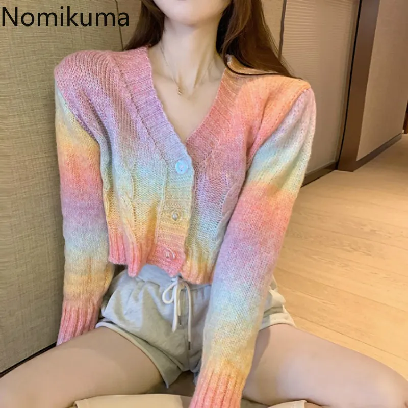 Nomikuma Rainbow Tie Dye Kvinnor Kort Strikkad Cardigan Causal Långärmad V-Neck Sweater Coat Koreanska Knitwear Jacket 6d456 210427