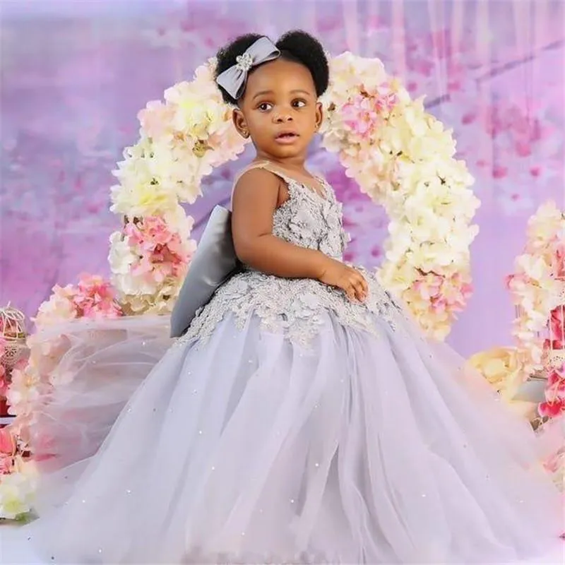 世界新記録達成 女の子のドレス素敵なふくらんだ赤ちゃん女の子ファースト誕生日パーティードレスアップリケレースの花子供服pageantガウン コット型 Clinicaaldente Es