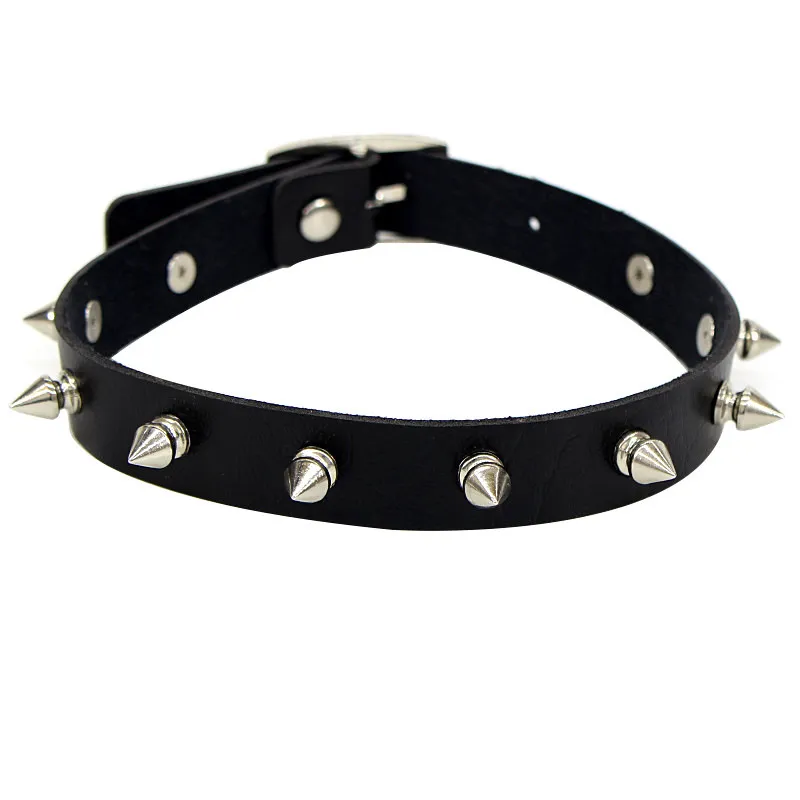 Wholesa 12st/lot Punk Spike Choker för kvinnor Rock Justerbar svart mjukt PU-läder Söt festsmyckehalsband