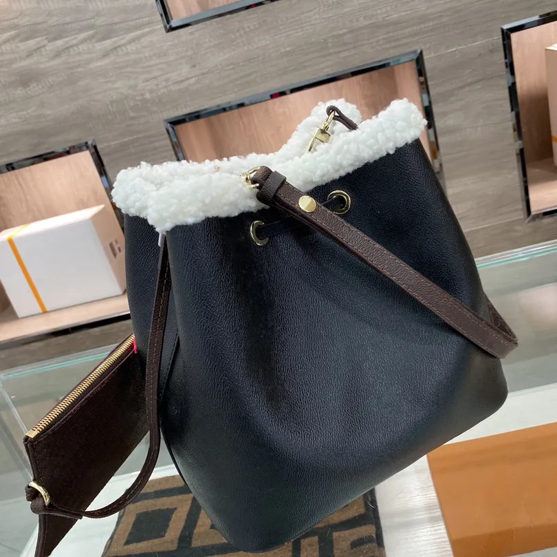 Luxury Designers Lady Drawstring leather Clutch Bags Open Bucket Bag Plain Handbag Fashion Underarm Interior Compartment Cosmetic Card Holders Purses Wallets