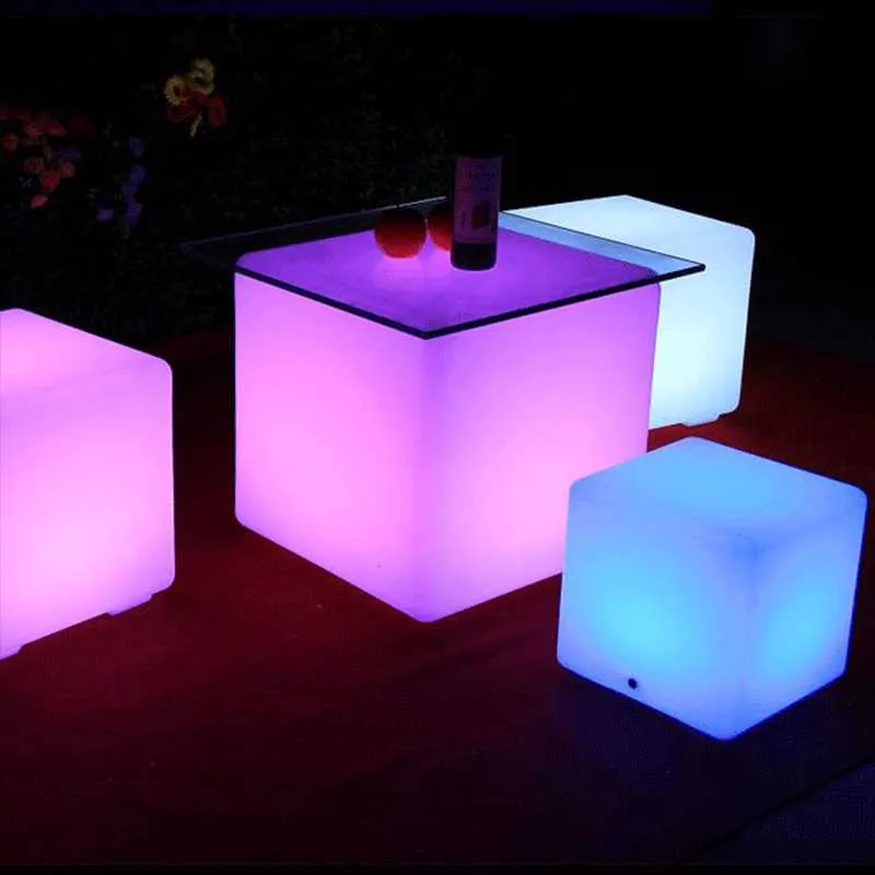 أثاث ماء حديقة متوهجة البراز مكعب التحكم عن بعد كرسي PE البلاستيك LED RGB اللاسلكية El Decoration Lawn Labors