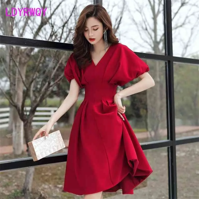 LDYRWQY Red design sense French Hepburn style summer V-neck puff sleeve dress 210416
