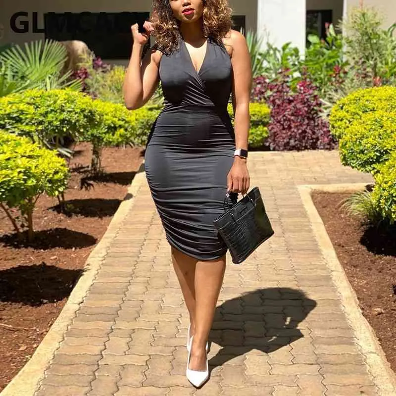 Solid Knee-length Halter Black ruched dress with Backless Plunge and V-Neck for Women - Style 210702