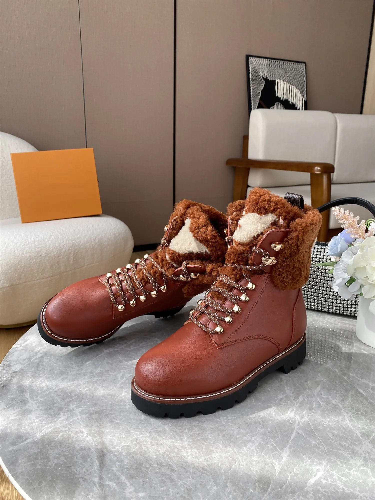 new arrived woman winter fashion wave heel short boots femal high quality patent leather chain decoration martin boots size 35-40