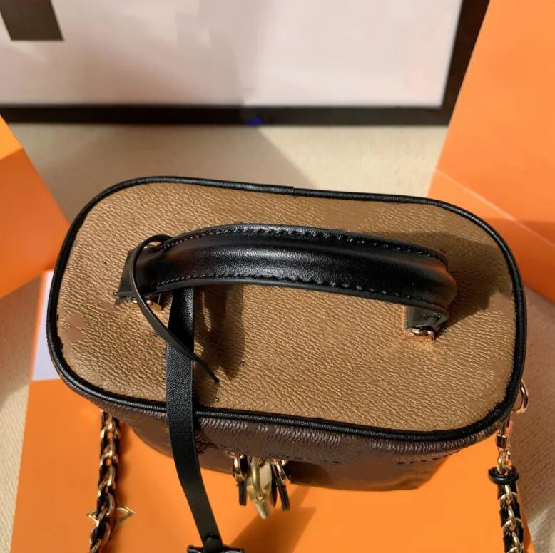 2021 Designers kosmetiska väskor trevliga serier kvinnor axelväskor mode makeup toalettartikar väska crossbody lady handbags347f