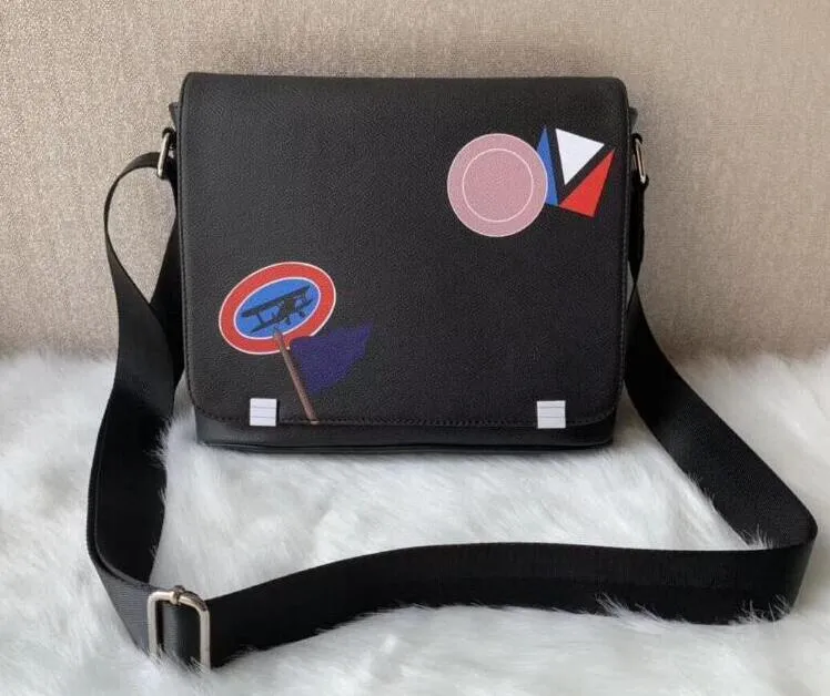 Designer Leather Gq Messenger Bag For Men Classic Crossbody School Bookbag With Shoulder Strap