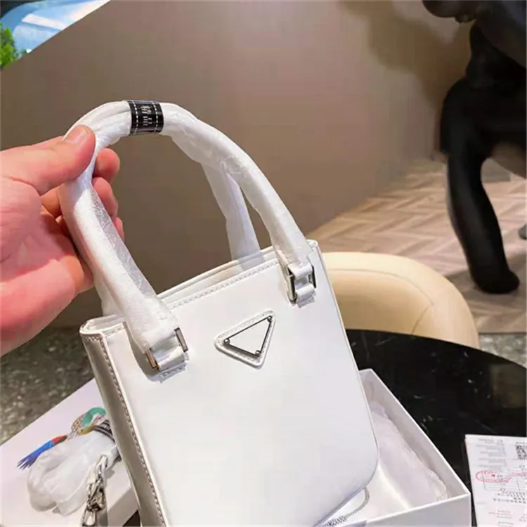 2021 The latest patent leather armpit bag Luxury designer handbags in six colors, high-end fashion, simple patterns, large capacity, light weight, shoulder bag, handbag