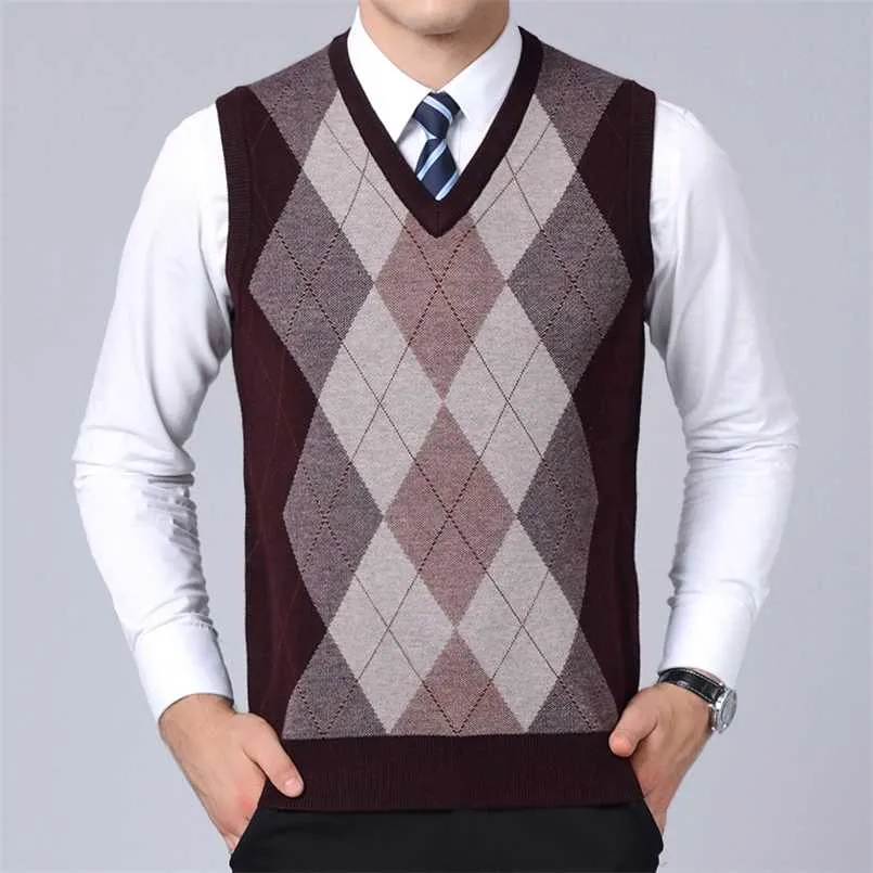 Moda marki Swetry męskie swetry V Neck Slim Fit Buckers Dzianiny Bez Rękawów Jesień Koreański Styl Casual Mężczyźni Odzież 211006