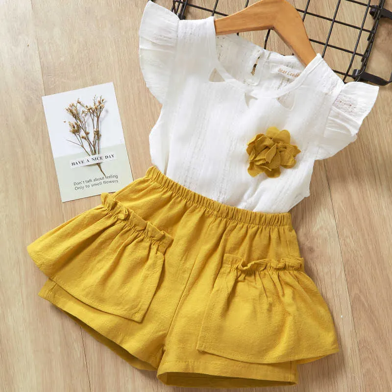 Bébé filles vêtements ensemble 2021 été Flare manches enfants vêtements blanc T-shirt et Shorts pour fille enfants vêtements 2 5 6 ans Y0705