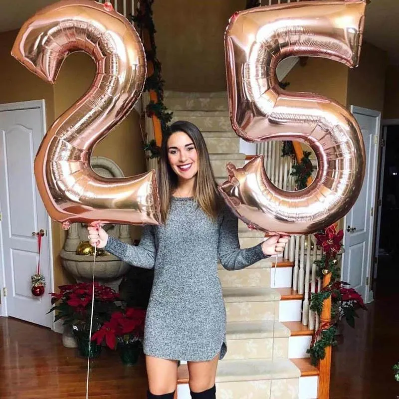 25 лет шарами. Шары цифры на день рождения. Фотосессия с шарами цифрами. Шарики на 25 лет девушке. Шары цифры 25 лет девушке на день рождения.