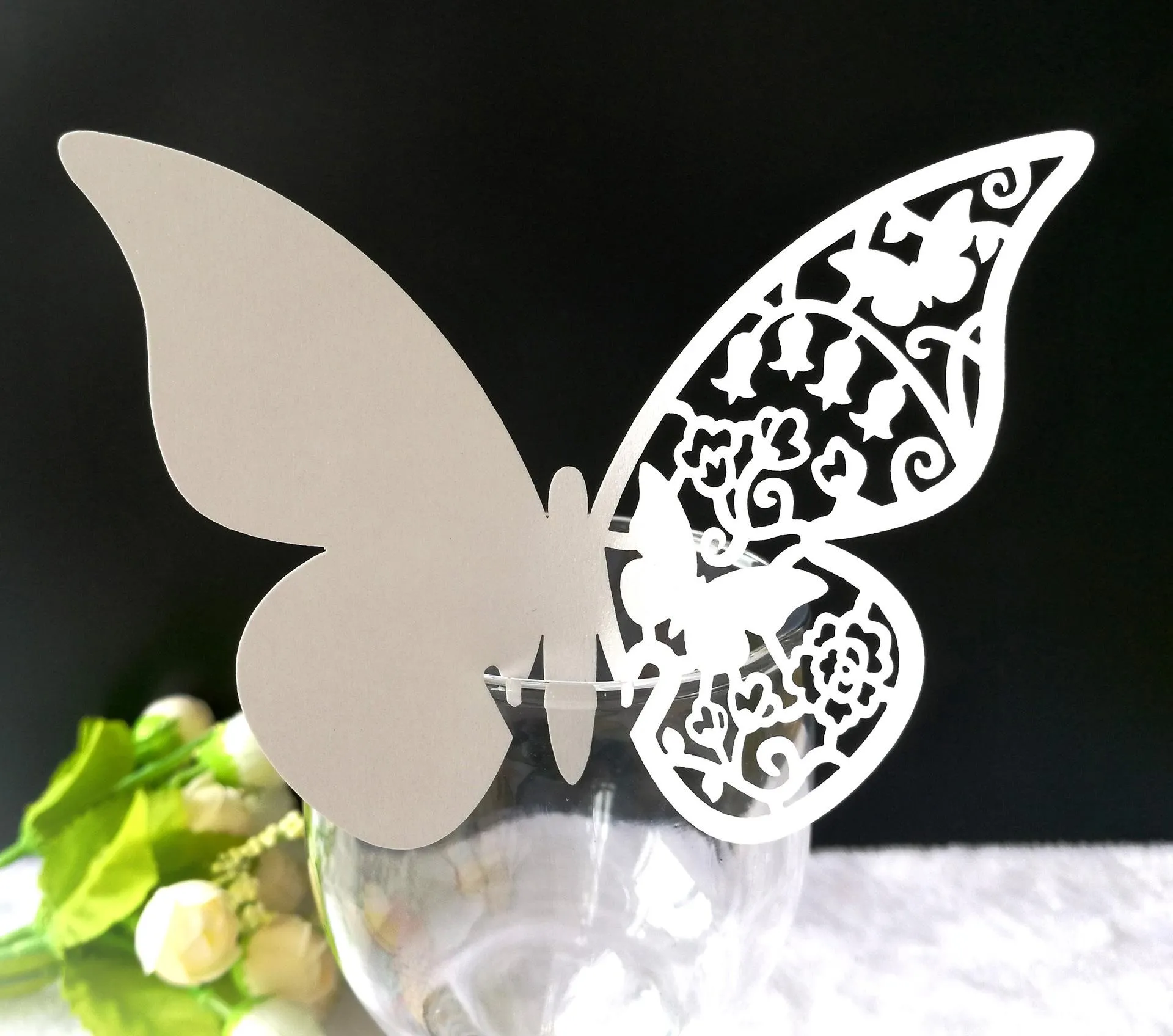 Party Decoration Laser Cut Place Cards met Butterfly Paper Snijnaam Kaart voor Bruiloft Decoraties RH1002