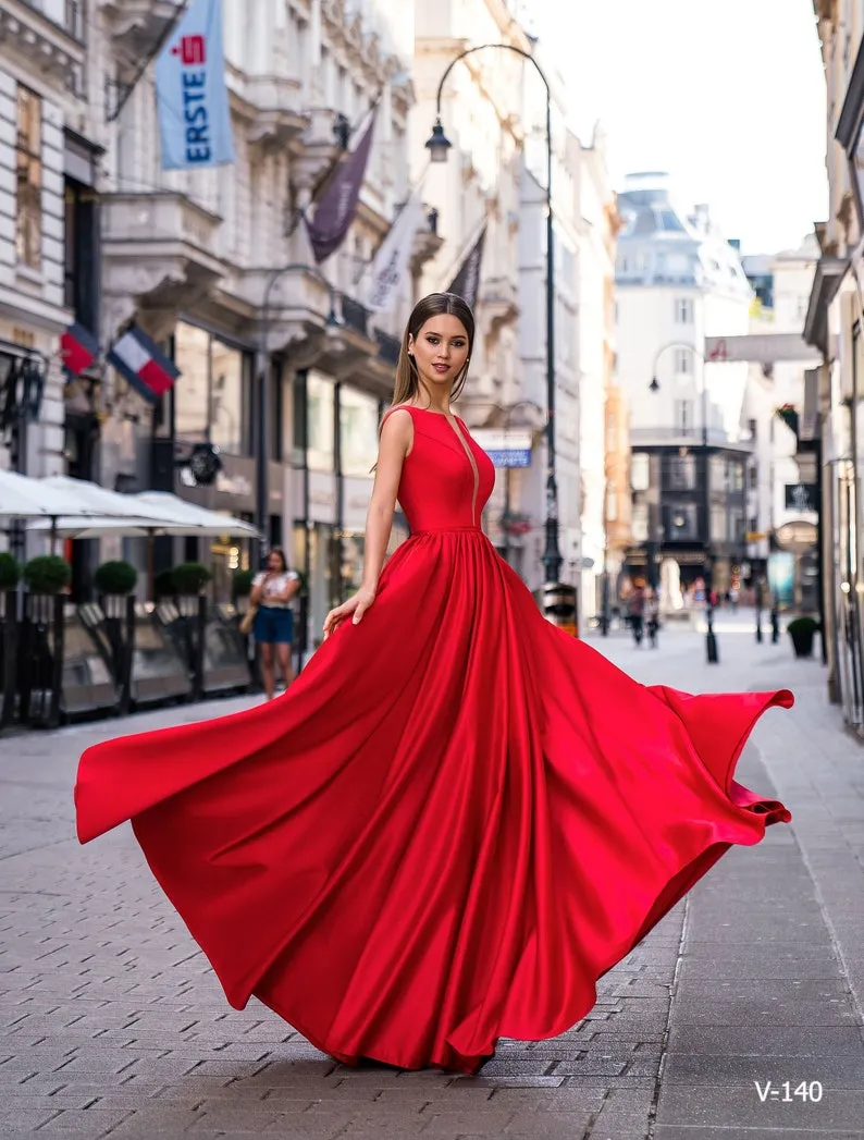 Элегантное платье моды выпускного вечера без рукавов красное длинное кружевное без рукавов V-образное вырезовое вечернее платье