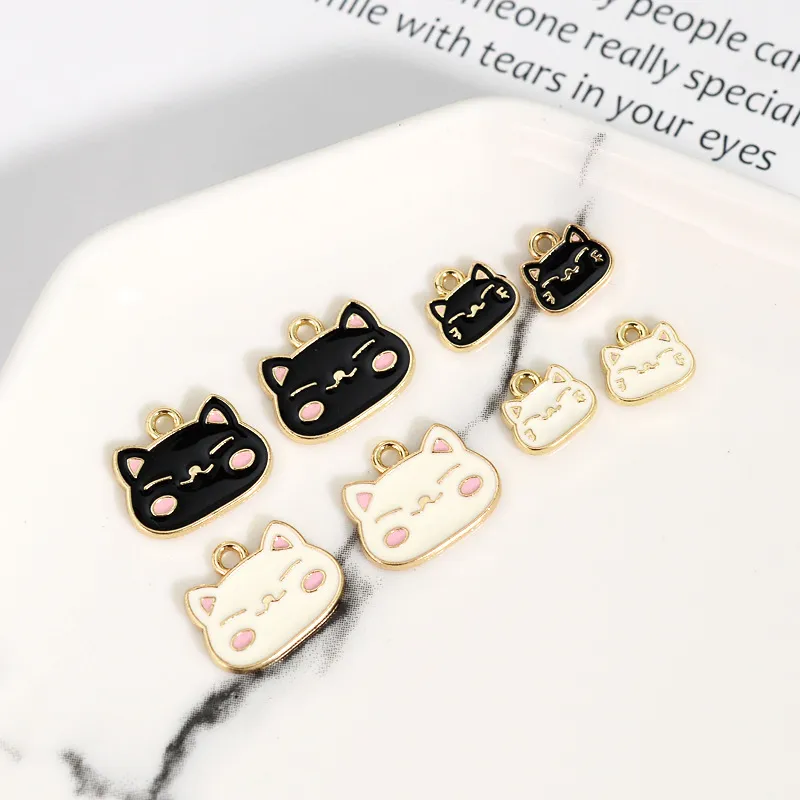 10 pz/pacco Cat Animal Enamle Charms Ciondolo in metallo Colore dorato Orecchino Gioielli moda fai da te Accessori