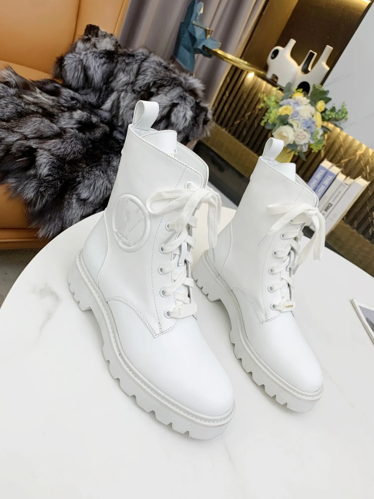 Designer boots Letter Knitted Mid Sleeve Short Boots Spring and Autumn Fine Heel High Heel Cowhide Boots Pointed Head Slim Leg Elastic Boots for Women