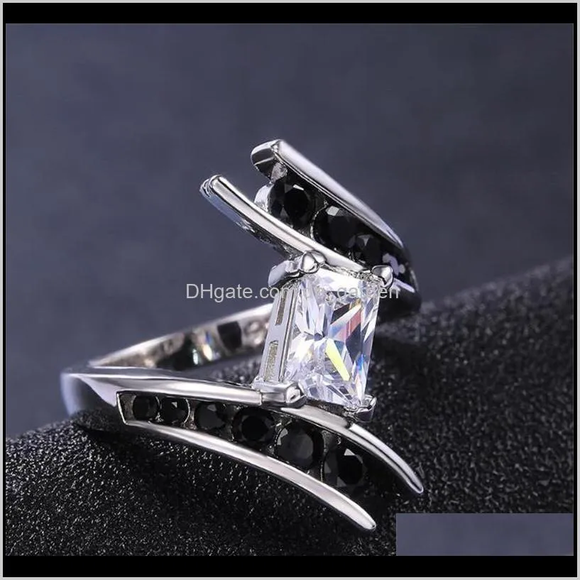 Creative Geometry Silver Color Ring for Womens Luxury Big Crystal Ladies Ring Fashion Female Party Jewelry