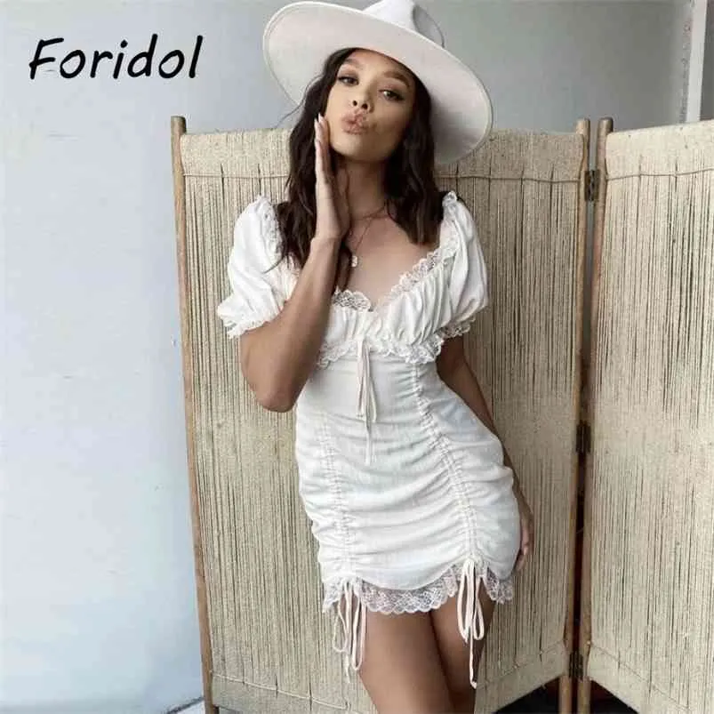 Dentelle blanche épissé moulante Mini robe manches bouffantes été plage courte jusqu'à ruché fête femmes vêtements 210427