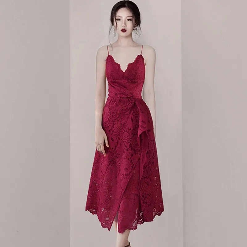 Llzacoosh kvinnor spaghetti strap spets fest klänning sommar designer vin röd ruffles ihålig ut lång klänning sexig v neck klänning 210514