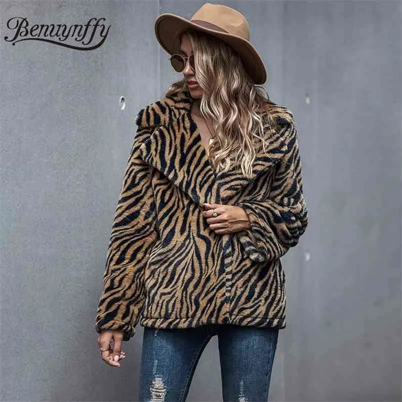 Cappotto in pelliccia sintetica con stampa animalier Donna Autunno inverno Giacca con risvolto Moda High street Ladies Casual Outwear Cappotti 210510