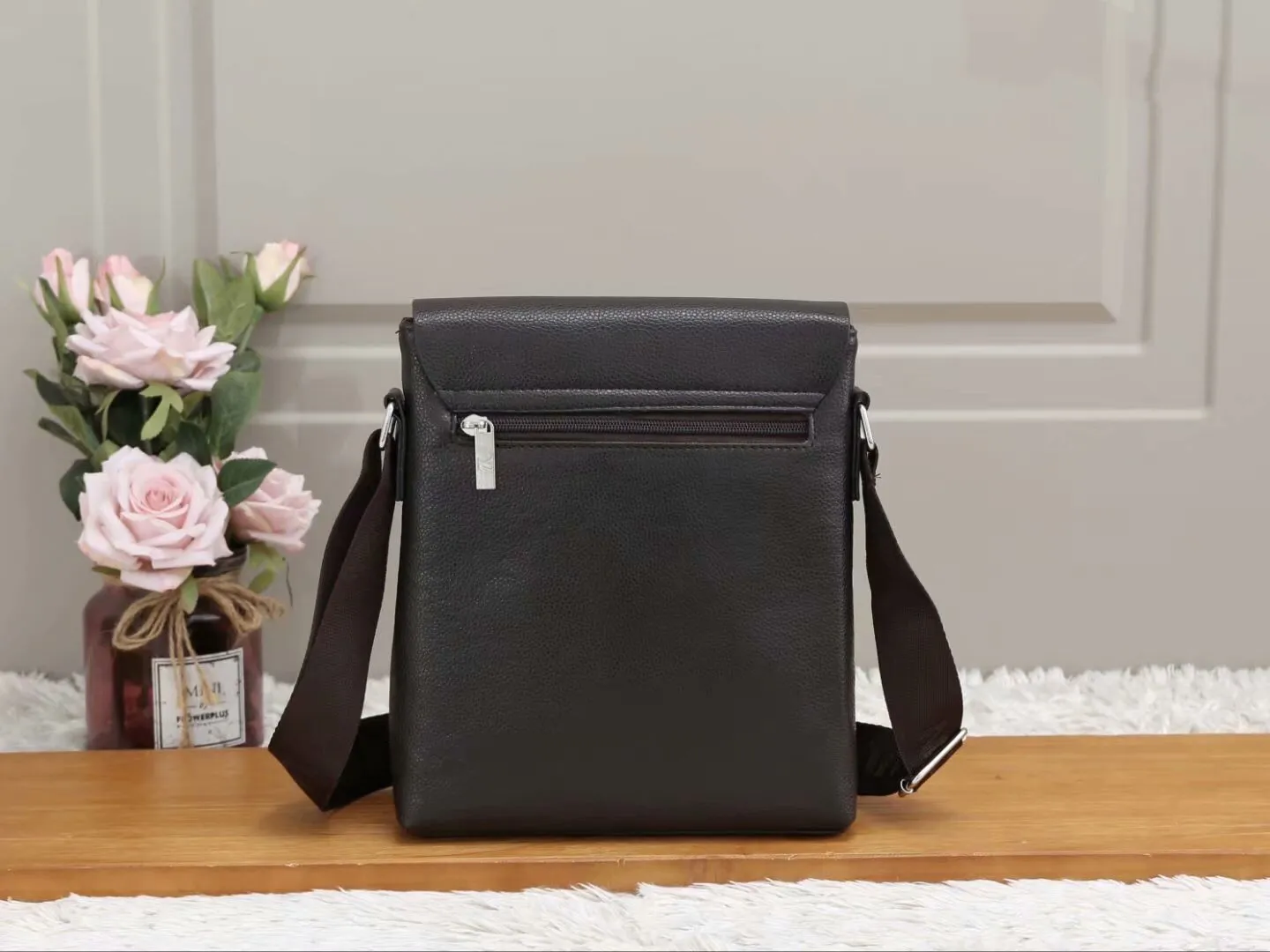 En Kaliteli Luxurys Tasarımcılar Omuz Çantası Çanta Crossbody Çanta Moda Erkekler Erkek Haberci Çanta Ücretsiz Gemi