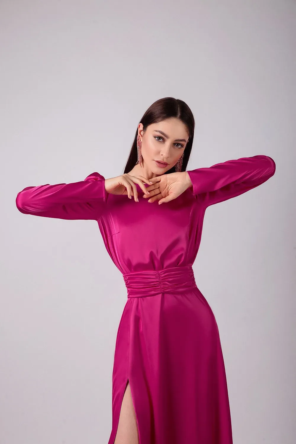 Elegant Satin Open Back Long Sleeve Slit Hem Belted Dress M / Black