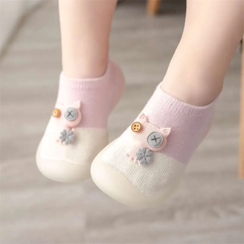 bébé chaussettes chaussures pour printemps automne mignon chat style coton chaussures de sol doux botton anti-dérapant premiers marcheurs 0-3 ans 210928