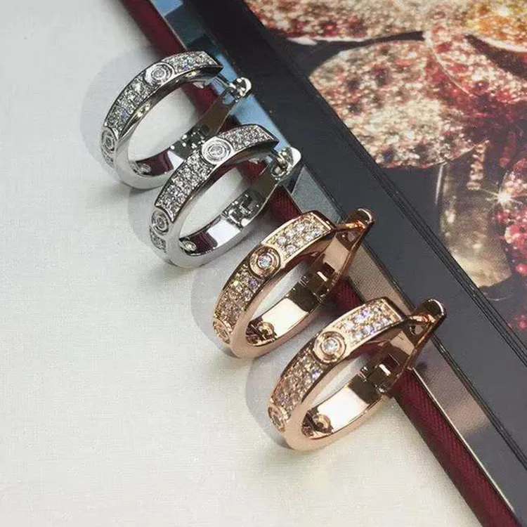 Aretes de amor con diamantes llenos Moda Diseñador de acero inoxidable Mujeres Pendientes de aro Joyería