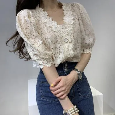 トップス SINOON V-Neck Lace Collar Lace Blouse Sinoon V-Neck Lace Collar Lace Blouse (White) – SeoulSeoul