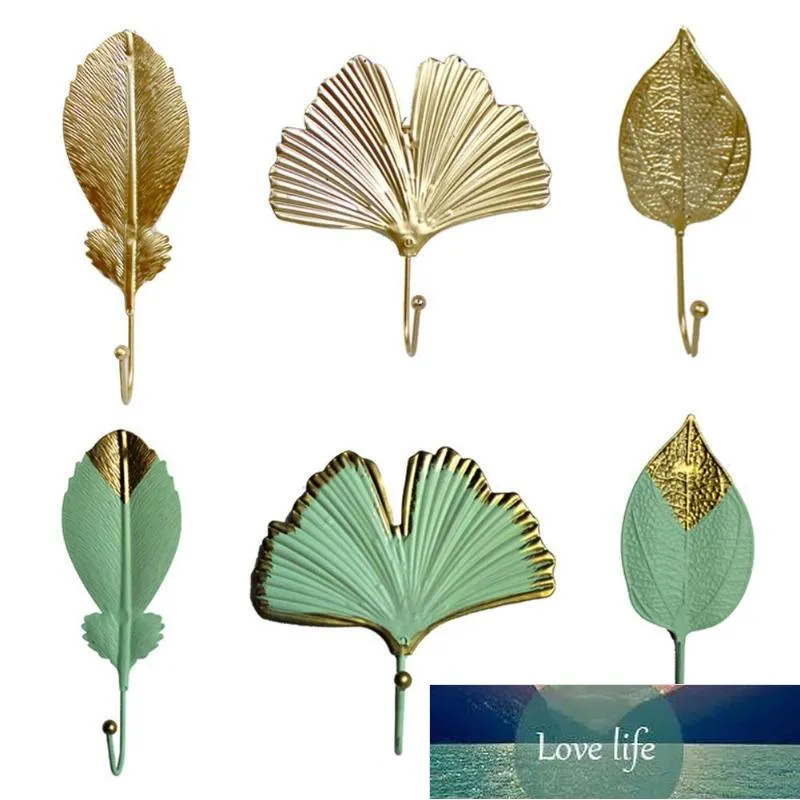 Excellent Ginkgo Leaf Shape Background Ornament Coat Hanger Home