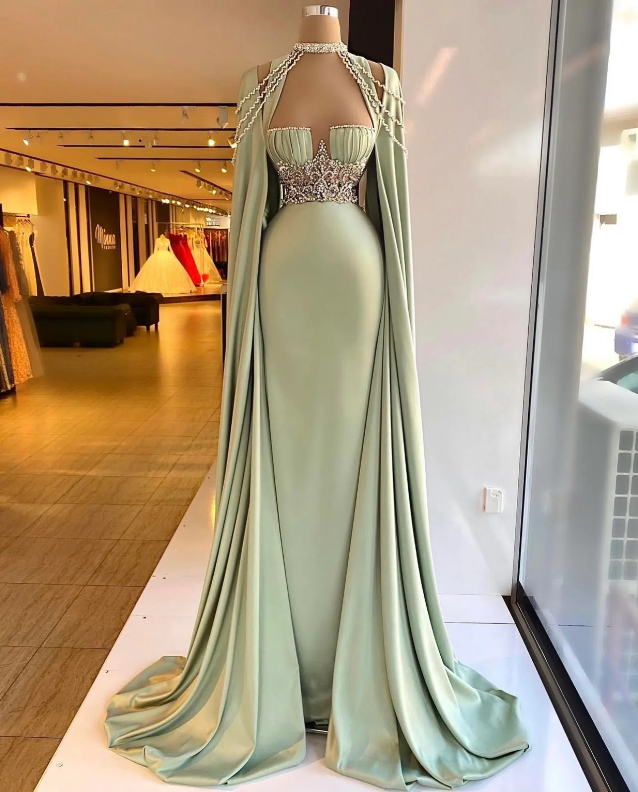 Plus Size Elegant Light Green Mermaid Evening Dresses With Cape Beaded Crystal Strapless Floor Length Formal Prom Gowns Pageant Wear Party Dress Custom Made