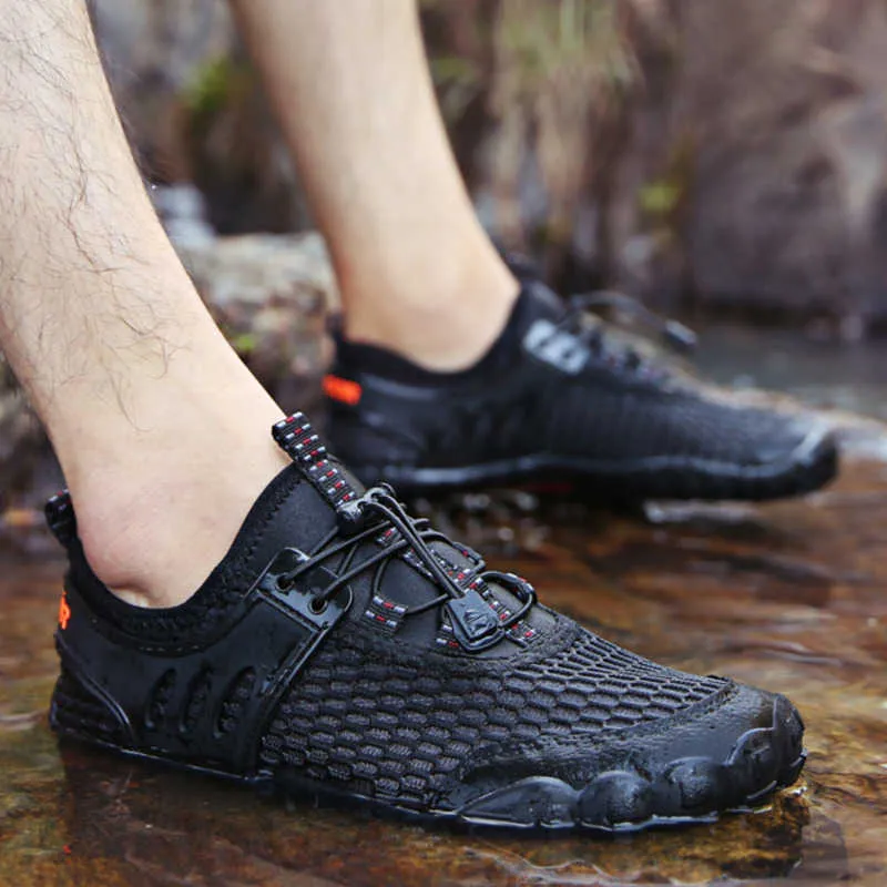 Men Aqua Shoes Summer Sneakers Water Shoes Men Beach Sandals Upstream Barefoot Quick-Drying River Sea Slippers Swimming Surfing Y0714