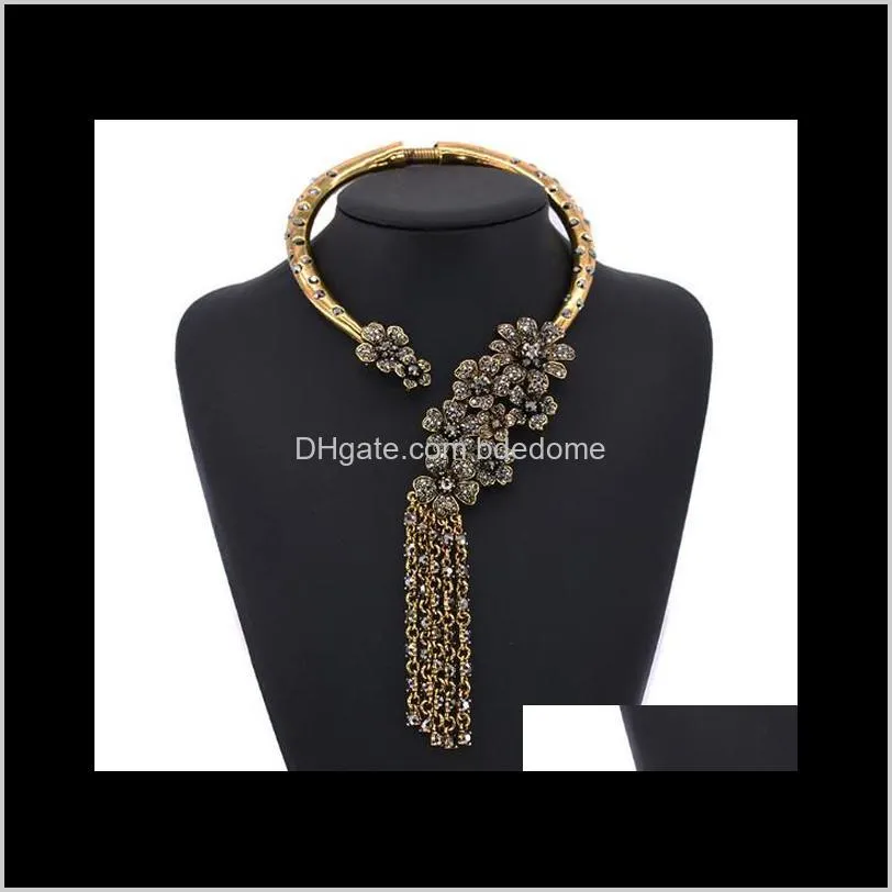 Hänge halsband hängsmycken släpp leverans 2021 blingbling överdrivna smycken lyx diamant blomma halsband retro tofs falsk krage atmosp