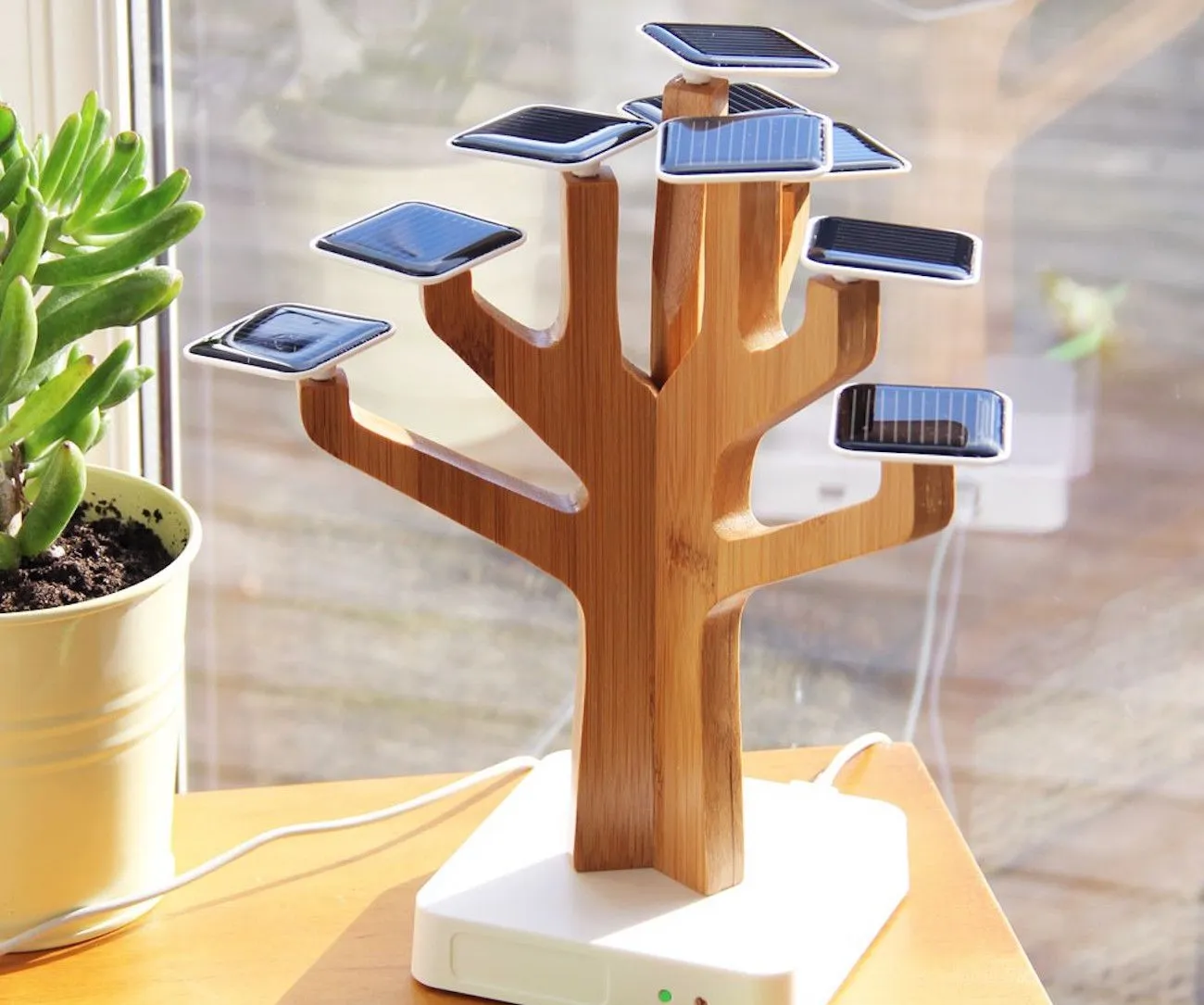 Caricabatterie solare per batterie Suntree per telefoni cellulari, Creative Solartree ricarica albero della vita decorazione domestica regalo opere d'arte