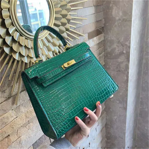 all-match designer bags 2021 ladies luxury quality classic style handbag shoulder bag purse messenger handbags crocodile pattern decoration accurate routing