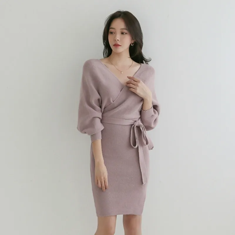 Women V Neck Batwing Sleeve Buttocks Knee Length Dress Autumn Winter Elastic Waist Leak Back Knit Lacing Vestidos Femme 210515