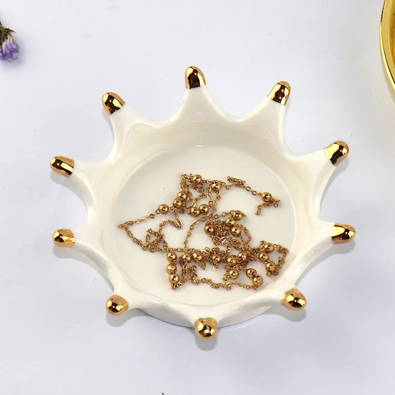 Crown dourado criativo pintado ouro cerâmico pequeno prato prato prato bandeja de armazenamento de jóias decoração