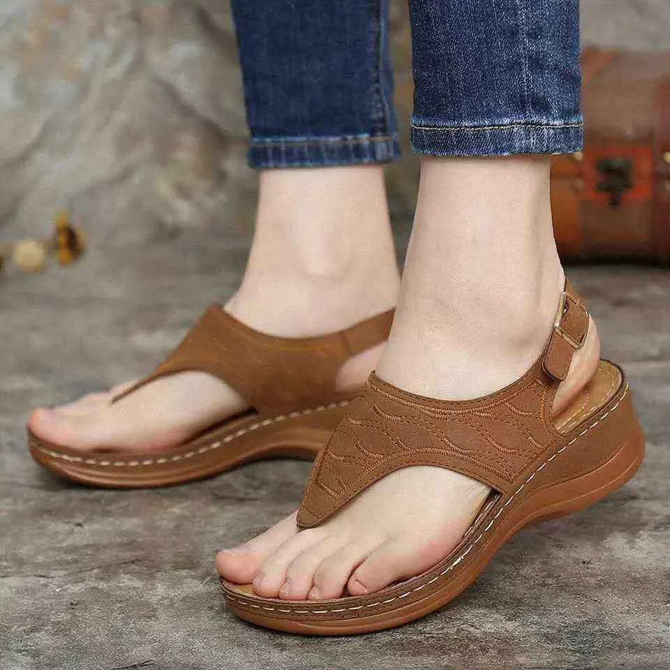Buty dla kobiet Letnie Sandały 2021 Moda Solid Color Non Slip Casual Outdoor Clip Toe Wee Sandals Kobieta Beach But X0728